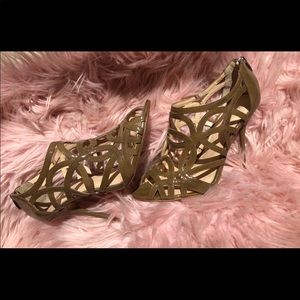 NWT - ENZO ANGIOLINI heels